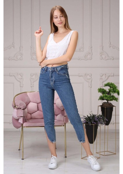 Paçadan Yırtmaçlı Mom Jean Kadın Pantolon 4085-887 Mavi modelleri