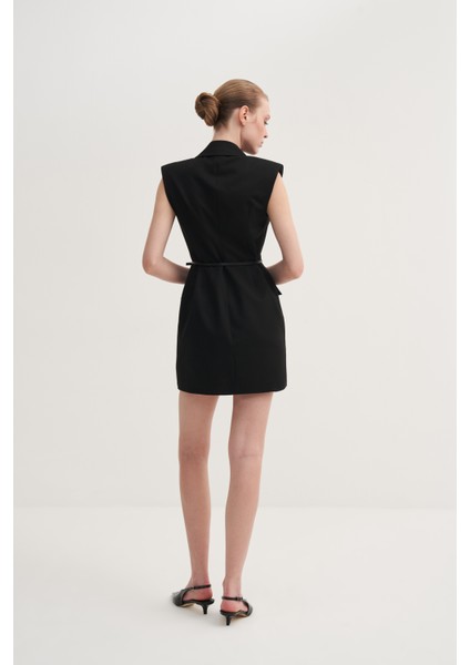 Kolsuz Kemerli Blazer Elbise
