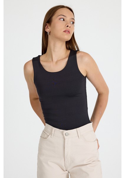 Siyah Slim Fit Kolsuz Basic Atlet 9194M fiyatları