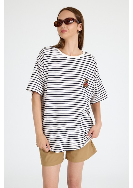 Laci Ayı Nakışlı Çizgili Oversize Tişört 3083
