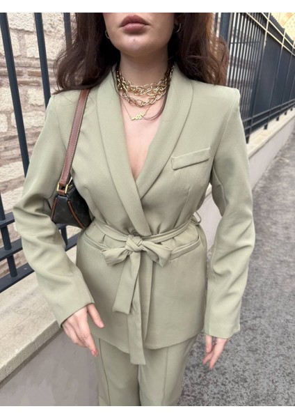 Kadın Ikili Kuşaklı Blazer Ceket Pantolon Takım fırsatları