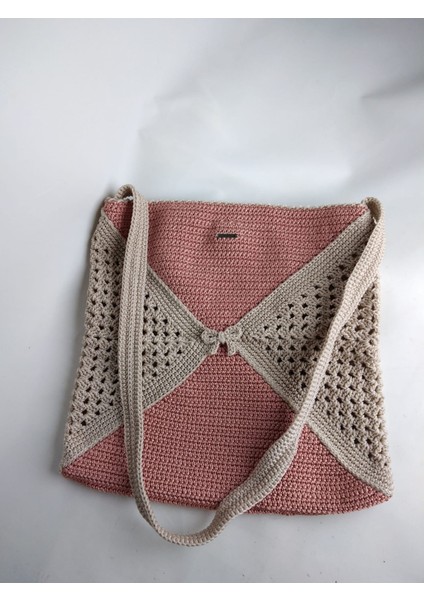 Kadın Bej Iki Renkli Makrome Örgü Çıtçıtlı Postacı El Omuz Çantası En 32 cm Boy 33 cm Derinlik 2 cm