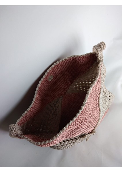 Kadın Bej Iki Renkli Makrome Örgü Çıtçıtlı Postacı El Omuz Çantası En 32 cm Boy 33 cm Derinlik 2 cm modelleri