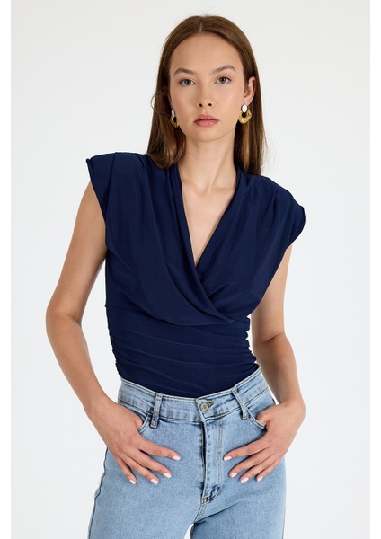 Laci Vatkalı Kruvaze Yaka Drapeli Bluz 2487