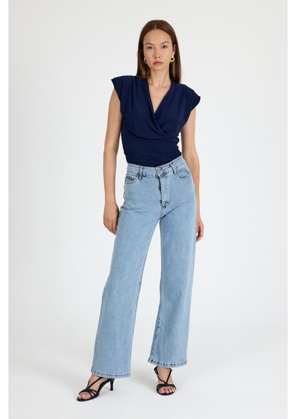 Laci Vatkalı Kruvaze Yaka Drapeli Bluz 2487 modelleri