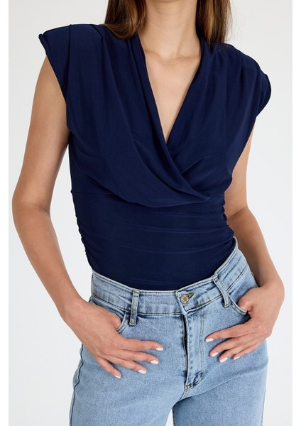 Laci Vatkalı Kruvaze Yaka Drapeli Bluz 2487 fırsatları