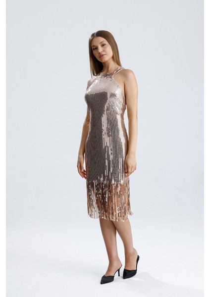 Astarlı Püsküllü Payet Elbise – Işıltılı Gecelerin Yıldızı | ELB36190 Gold fiyatları
