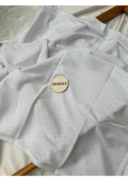 Jakarlı Kundak Battaniye Beyaz