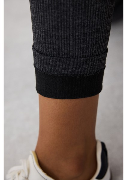 Seamless Dikişsiz Kadın Tayt Koyu Gri Orta Kalınlıkta Modern Tasarım