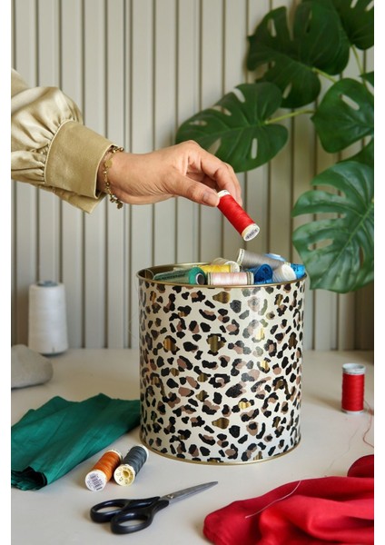 Desenli Metal Saklama Kabı, 17,5X18 Cm, 4.1 Litre, Pratik ve Şık Tasarım fiyatları