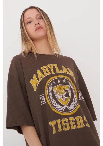 Baskılı Oversize Kahverengi T-Shirt fiyatları