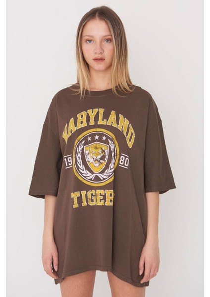 Baskılı Oversize Kahverengi T-Shirt modelleri