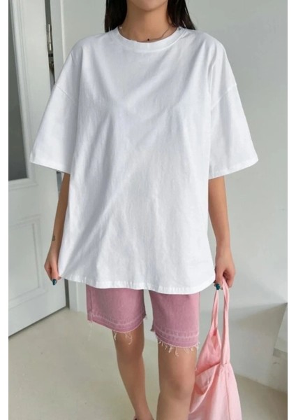 Kadın Beyaz Prostect Bakılı Oversize Pamuk T-Shirt fırsatları