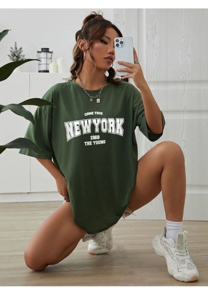 The Young New York 1968 Baskılı Oversize T-Shirt