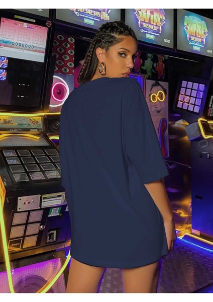 Büyük Beden Indigo California Kelebek Baskılı Oversize T-Shirt fiyatları