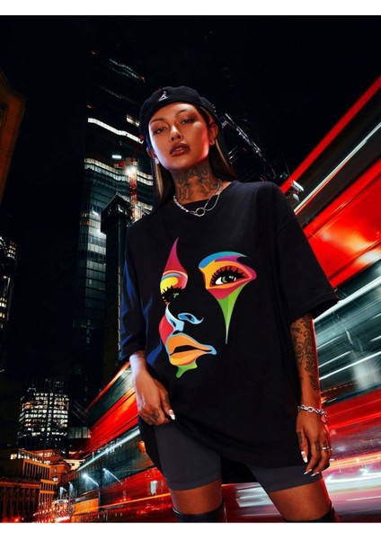 Büyük Beden Renkli Yüz Figür Baskılı Siyah Oversize T-Shirt