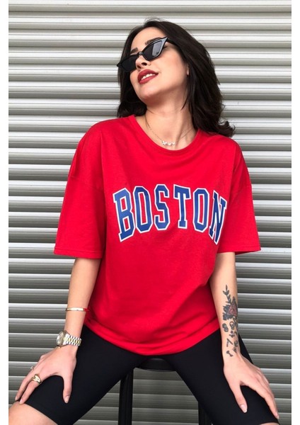 Boston Baskılı Kırmızı Oversize Kadın T-Shirt