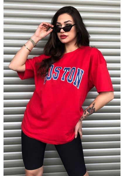 Boston Baskılı Kırmızı Oversize Kadın T-Shirt