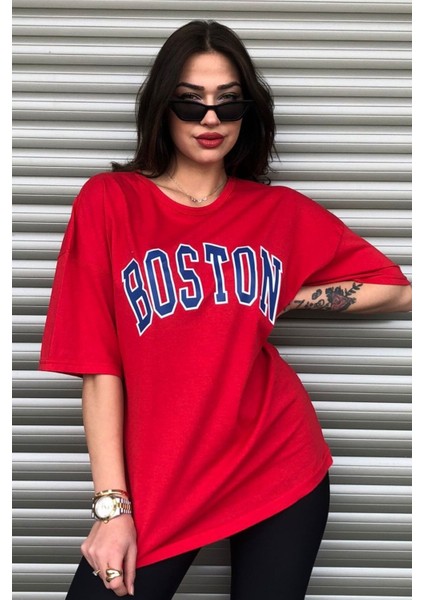 Boston Baskılı Kırmızı Oversize Kadın T-Shirt