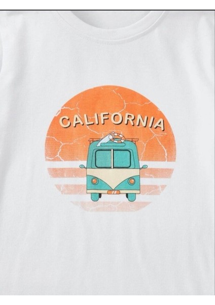 Beyaz Oversize Calıfornia Minibüs Baskılı Çocuk T-Shirt modelleri