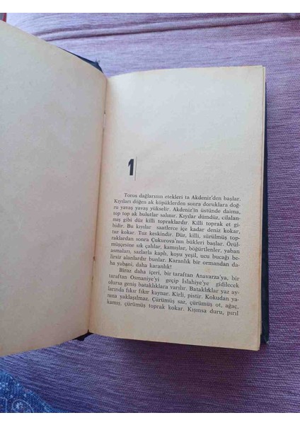Yaşar Kemal'in "ince Memed" Adlı Romanı Ant Yayınları Tarafından Yayımlanmıştır. Türk Edebiyatının Önemli Eserlerinden Biridir. 548 Sayfa Temiz Durumdadir fırsatları