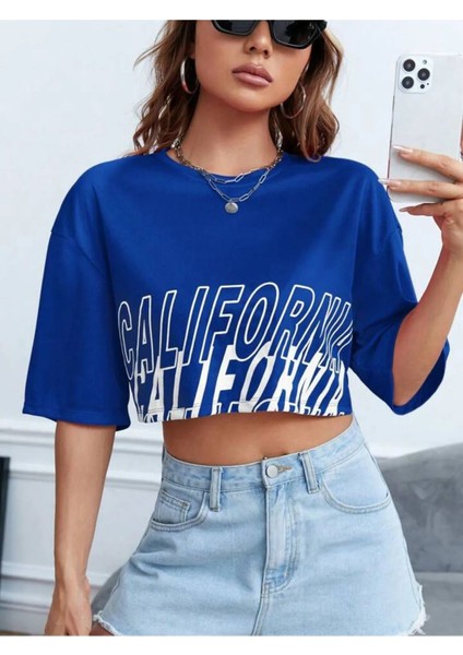 Kadın California Baskılı Oversize Crop T-Shirt modelleri
