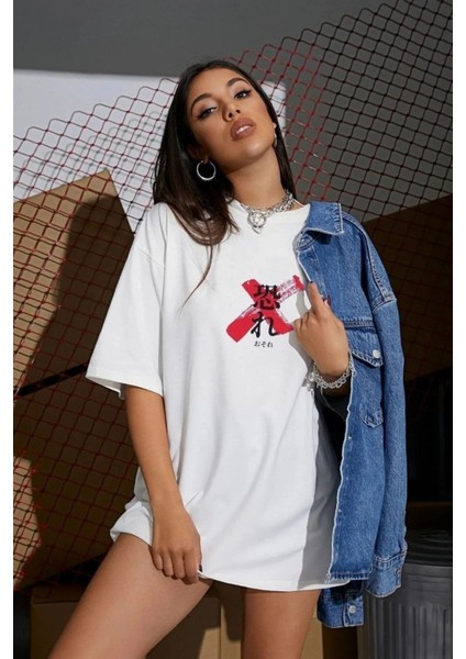 Beyaz 'osaka Dragon Japonca' Baskılı Oversize Kadın T-Shirt fiyatları