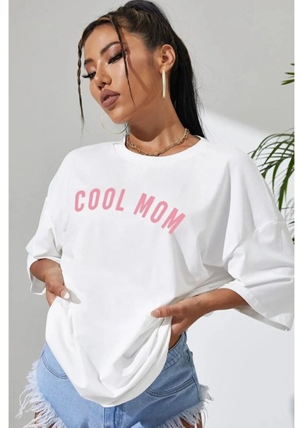 Kadın Beyaz Cool Mom Baskılı Oversize T-Shirt