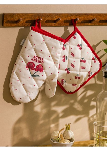 Renkli Kiraz Baskılı Fırın Eldiveni ve Tutaç, Şık ve Dayanıklı Mutfak Gereçleri