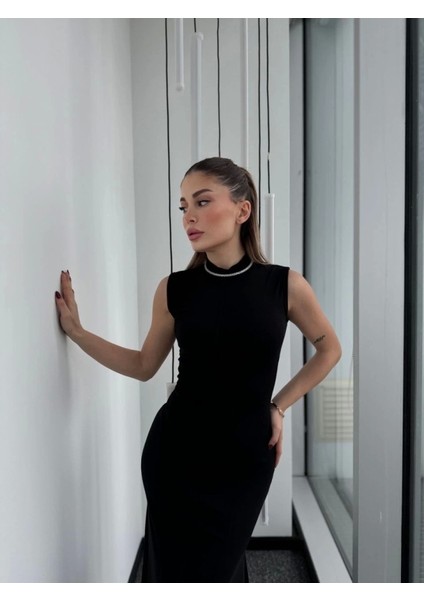 Kolsuz Yarım Bogazlı Uzun Elbise- Siyah