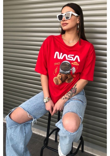Oversize Nasa Ayıcık Baskılı Unisex Kırmızı T-Shirt fiyatları