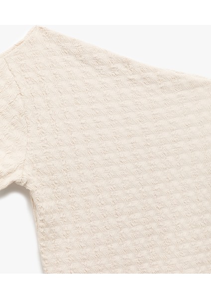 Yeni Sezon Bürümcük Kumaş Slim Fit Kısa Kollu Asimetrik Yaka Bluz indirimleri