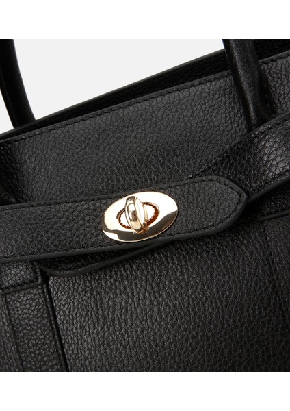 03CAH293400A100 KADIN Deri Siyah Kilit Detaylı Omuz Çantası fırsatları