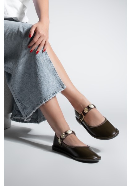 Kadın Bantlı Gold Tokalı Babet Semura Kahve fiyatları