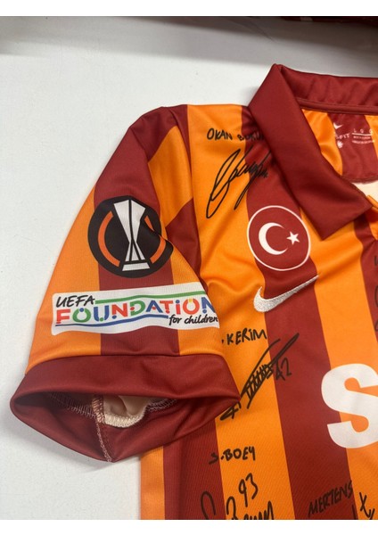 Gâlatâsarâ.y 100.YIL Isimsiz Imzalı Forması fırsatları