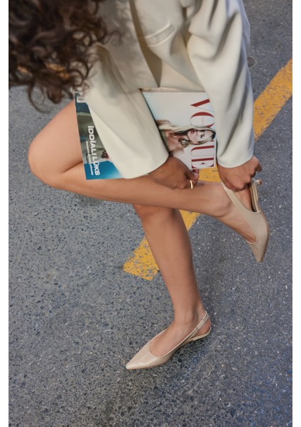 Krem Cilt Sivri Burun Kadın Topuklu Ayakkabı