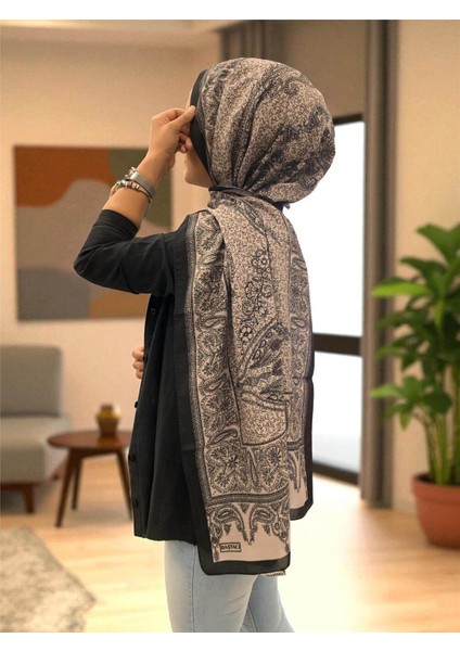2025 Yaz Sezonu Siyah Kilim Desen Şal