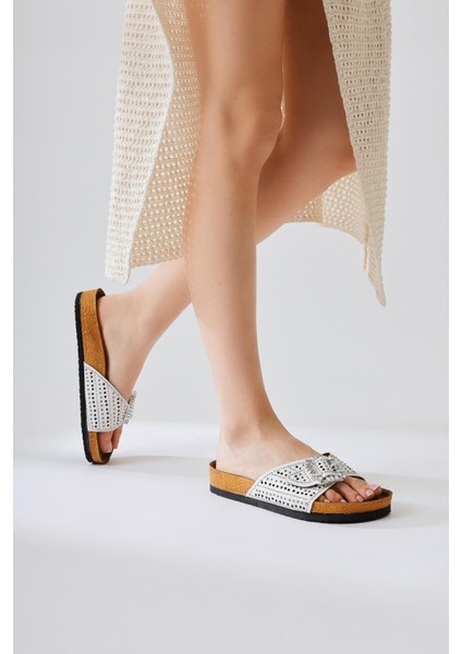 Carolinne Beyaz Tek Bantlı Taş Detaylı Tokalı Terlik fırsatları