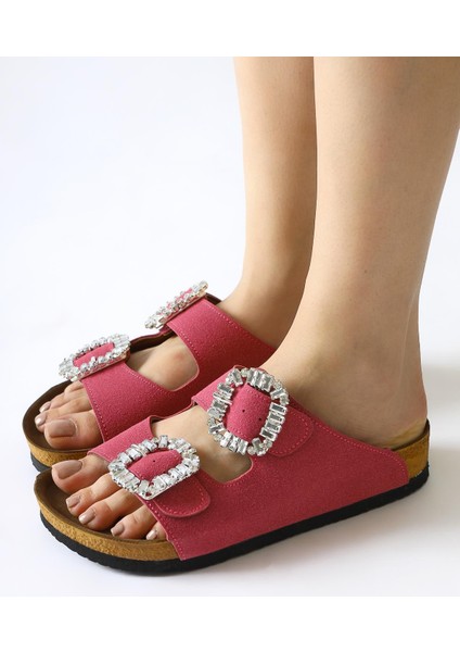 Brisa Fuşya Süet Taş Detaylı Tokalı Çift Bantlı Terlik modelleri