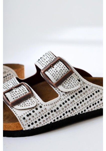 Aire Beyaz Çift Bantlı Taş Detaylı Terlik modelleri