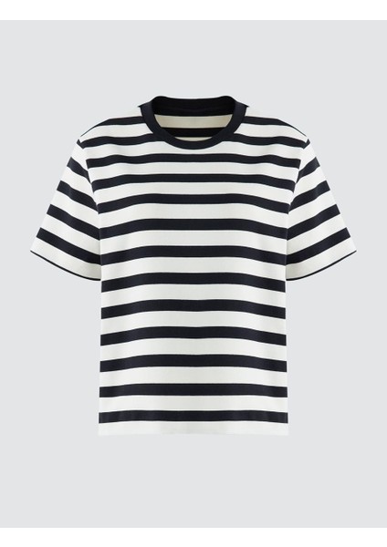 Siyah Bisiklet Yaka Kısa Kollu Desenli Örme Tişört