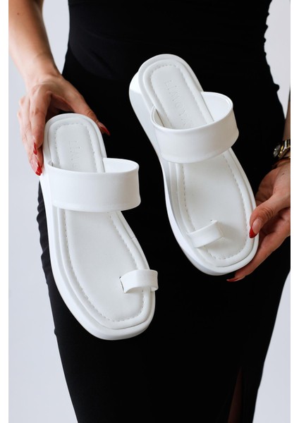 Deeman Beyaz Kalın Tabanlı Parmak Arası Terlik