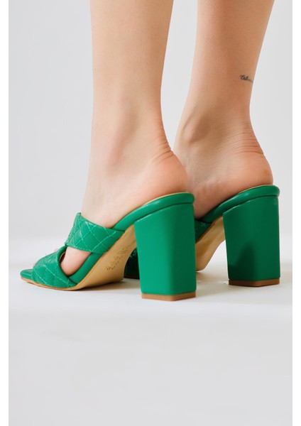 Ethelyn Yeşil Çapraz Bantlı Kalın Topuklu Terlik fırsatları