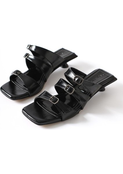 Mellanie Siyah Rugan Üç Bantlı Kısa Topuklu Terlik fırsatları