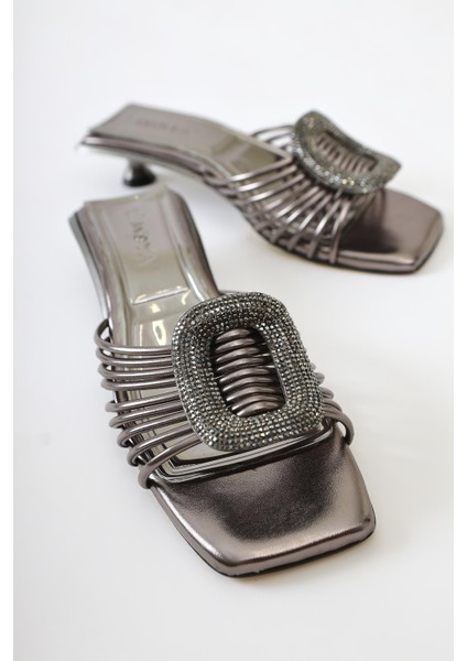 Katerin Platin Rugan Taşlı Toka Detaylı Şık Terlik fiyatları