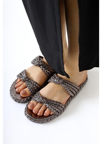 Nessa Platin Rugan Örgü Bantlı Terlik fırsatları