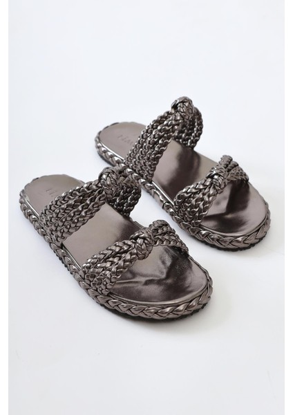 Nessa Platin Rugan Örgü Bantlı Terlik indirimleri