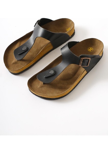 Risa Siyah Toka Detaylı Parmak Arası Terlik