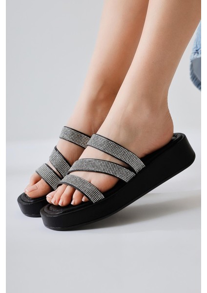 Vinita Siyah Üç Bantlı Taşlı Terlik