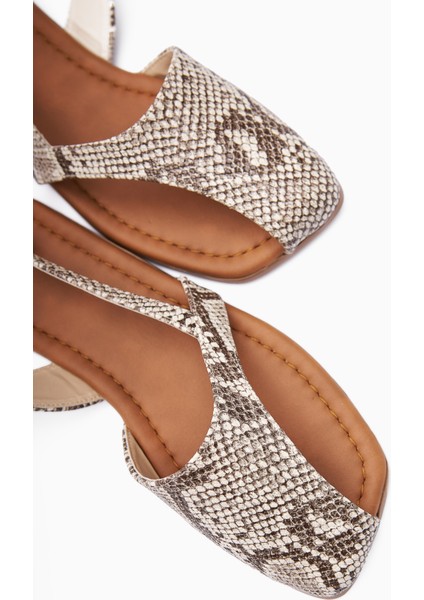 Agnez Yılan Desenli Kemer Detaylı Kadın Sandalet modelleri
